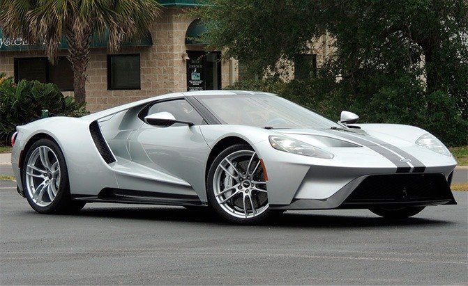 „Ford GT“ aukcione parduotas už 1,8 mln. dolerių – tikėtina, „Ford“ nusivylimui
