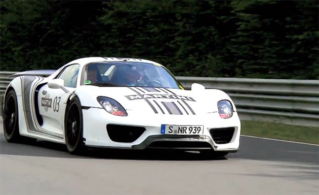 „Porsche 918 Spyder“ važiuoja Nürburgringo trasa – vaizdo įrašas